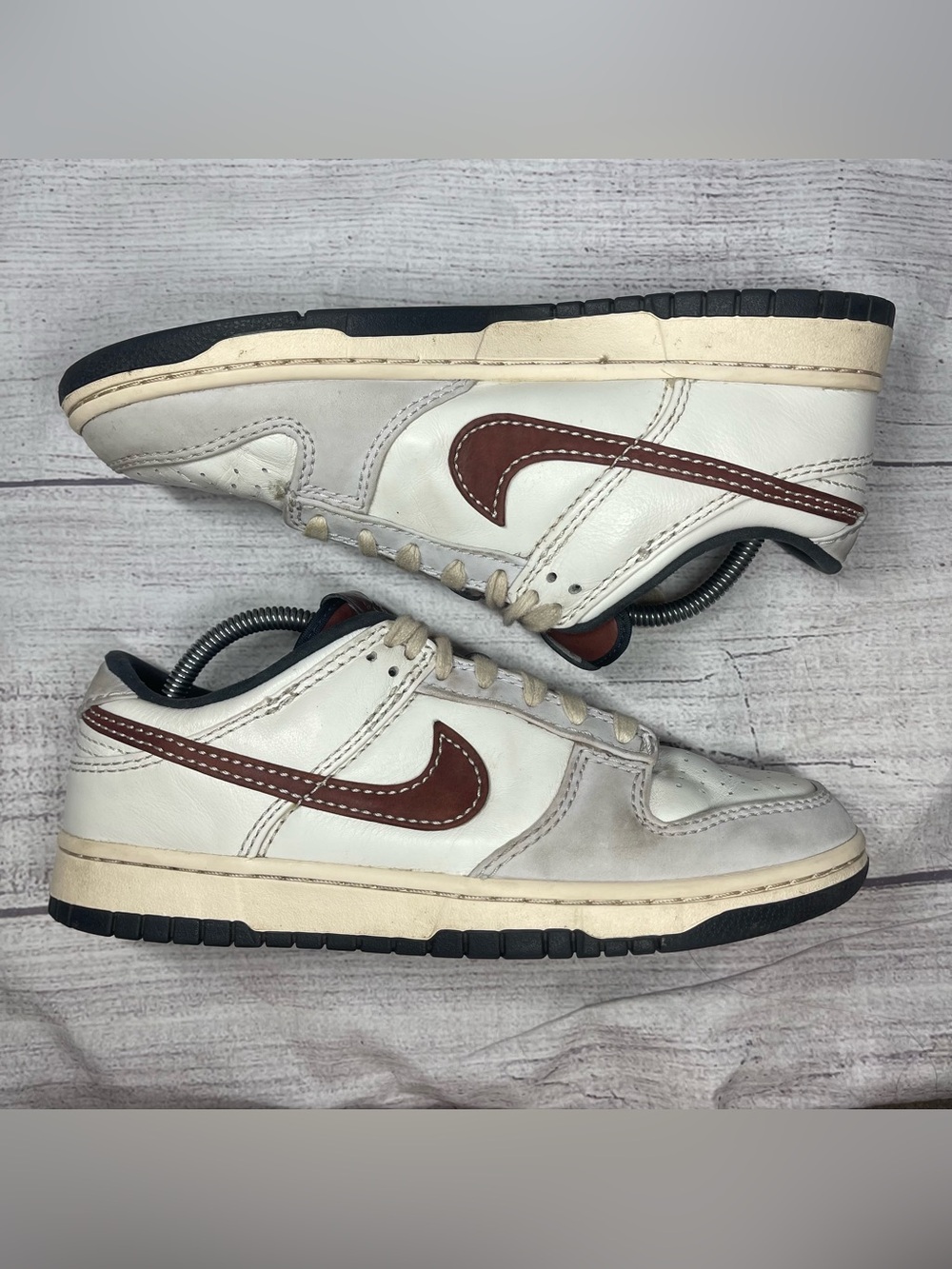 Nike Men’s 9.5 Dunk Low 'Dark Pony Soft Pearl' Shoes